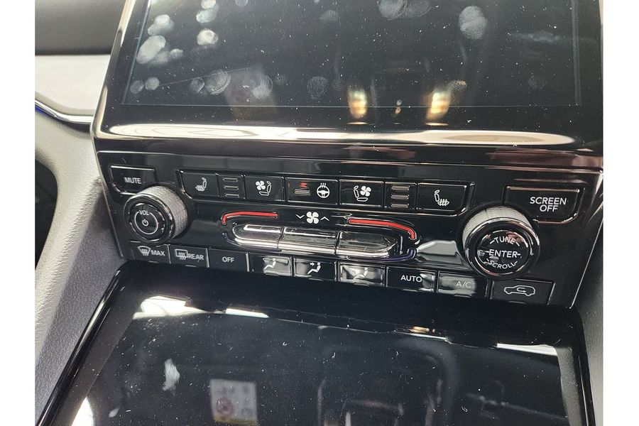 2023 Jeep Grand Cherokee Overland WL Photo 13