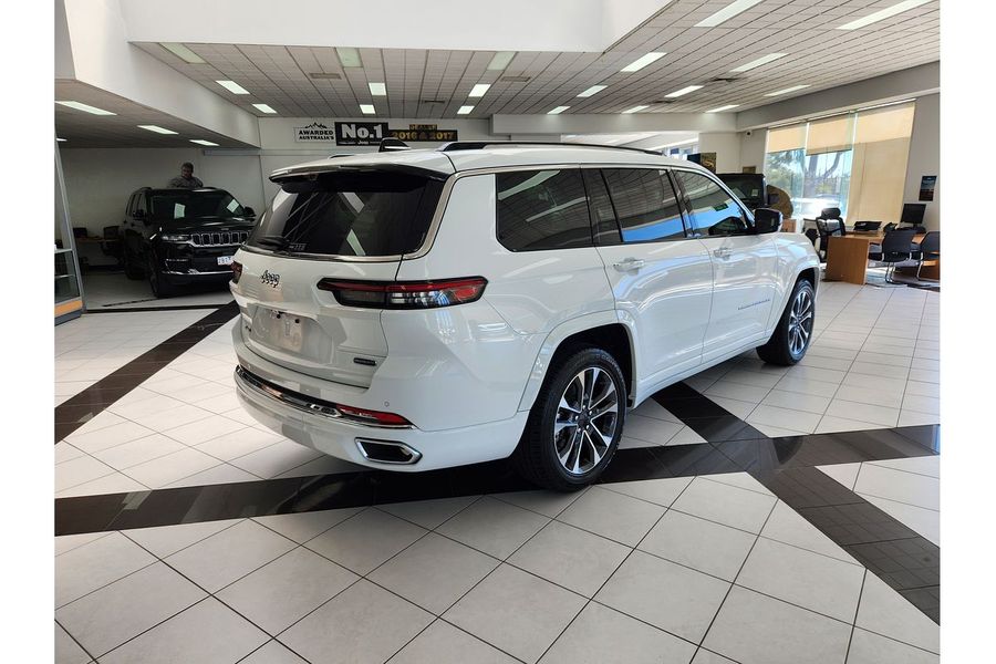2023 Jeep Grand Cherokee Overland WL Photo 5