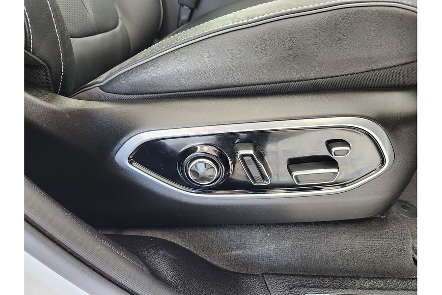 2023 Jeep Grand Cherokee Overland WL Photo 22