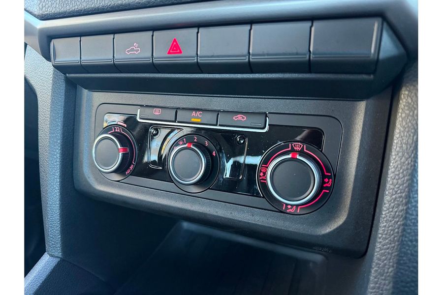 2022 Volkswagen Amarok TDI420 Core 2H 4X4 Photo 17