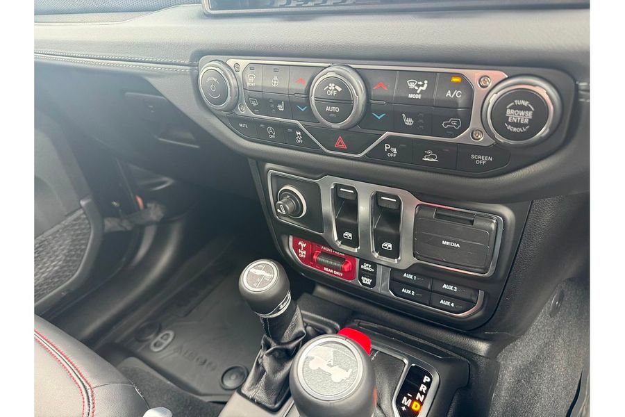 2025 Jeep Wrangler Rubicon JL Photo 28