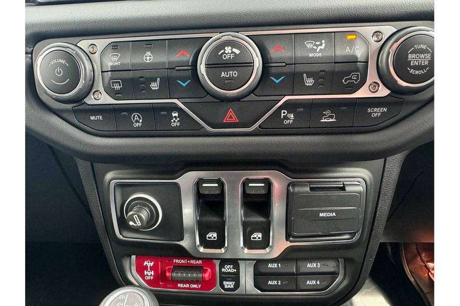 2025 Jeep Wrangler Rubicon JL Photo 27