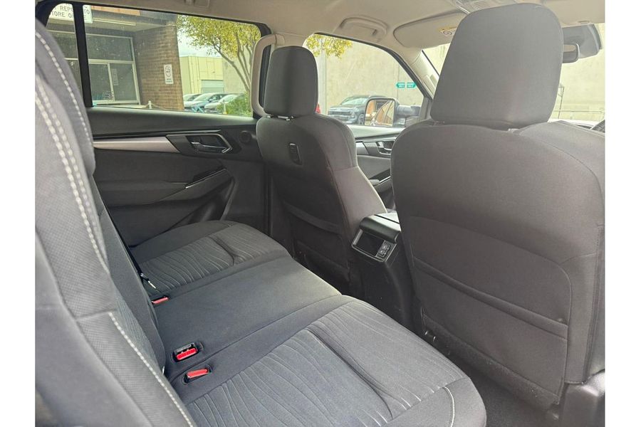 2022 Isuzu MU-X LS-U Photo 11