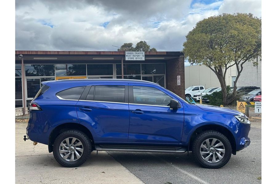 2022 Isuzu MU-X LS-U Photo 6