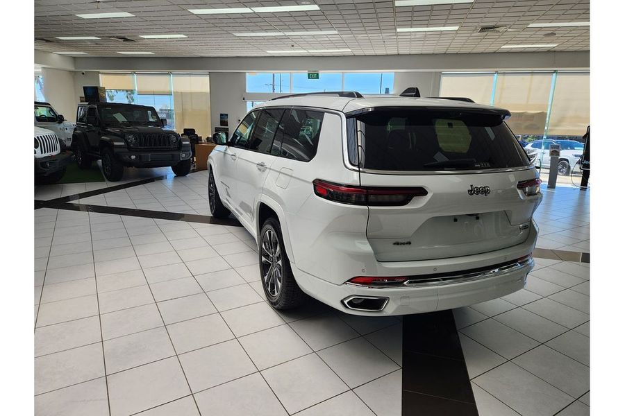 2023 Jeep Grand Cherokee Overland WL Photo 7