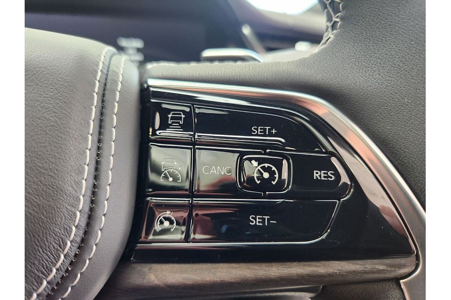 2023 Jeep Grand Cherokee Overland WL Photo 13