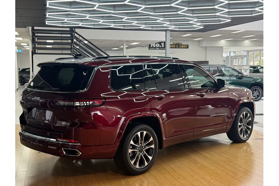 2023 Jeep Grand Cherokee Overland WL Photo 5