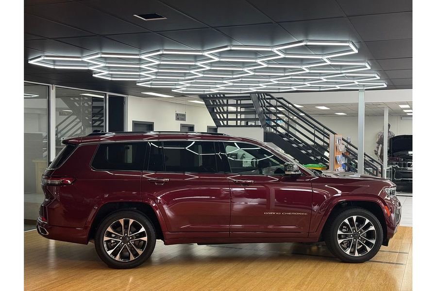 2023 Jeep Grand Cherokee Overland WL Photo 4