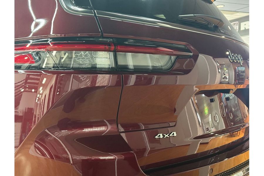 2023 Jeep Grand Cherokee Overland WL Photo 6
