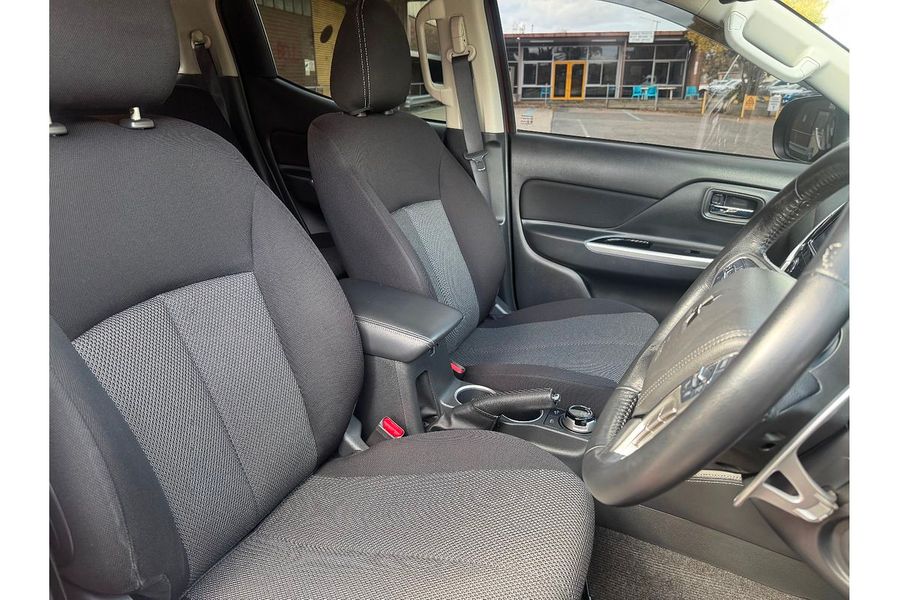 2019 Mitsubishi Triton Toby Price Edition MR 4X4 Photo 14
