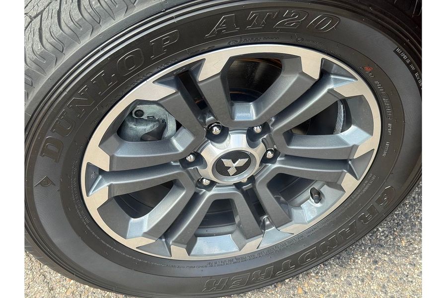 2019 Mitsubishi Triton Toby Price Edition MR 4X4 Photo 12