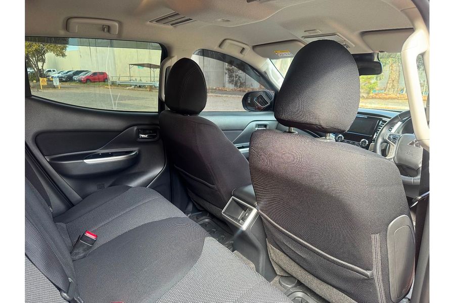 2019 Mitsubishi Triton Toby Price Edition MR 4X4 Photo 15