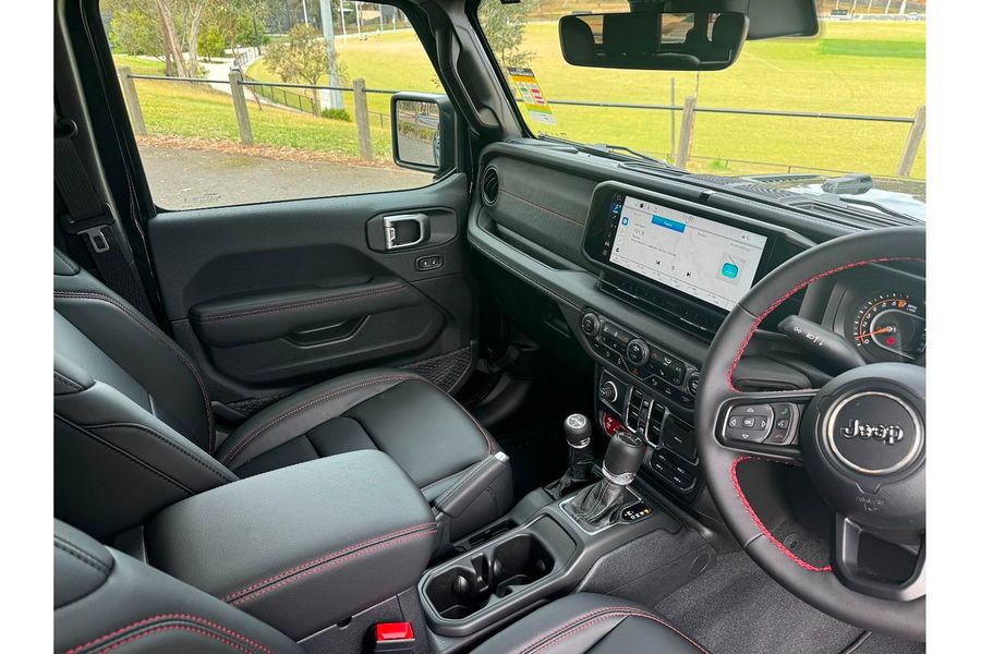 2025 Jeep Gladiator Rubicon JT All Wheel Drive Photo 16