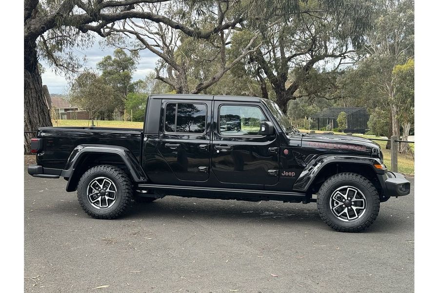 2025 Jeep Gladiator Rubicon JT All Wheel Drive Photo 9