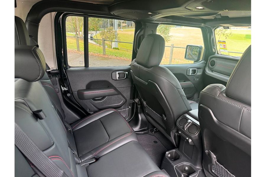 2025 Jeep Gladiator Rubicon JT All Wheel Drive Photo 29