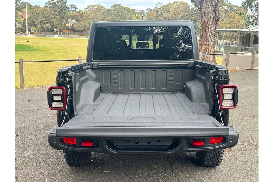 2025 Jeep Gladiator Rubicon JT All Wheel Drive Photo 7