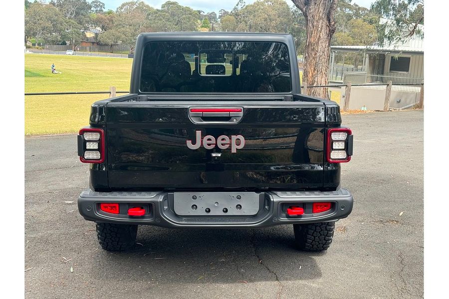 2025 Jeep Gladiator Rubicon JT All Wheel Drive Photo 6