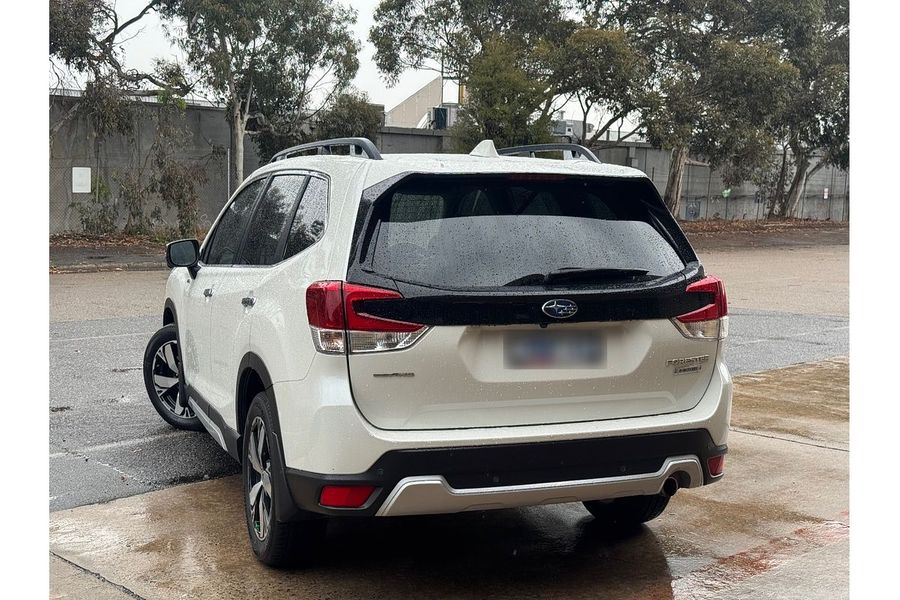 2020 Subaru Forester Hybrid S S5 Photo 2