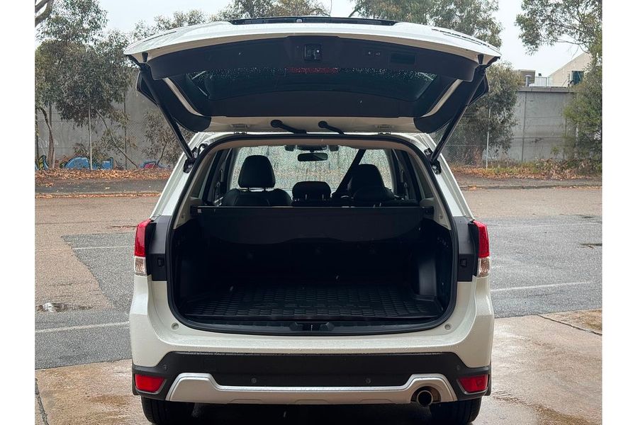 2020 Subaru Forester Hybrid S S5 Photo 7