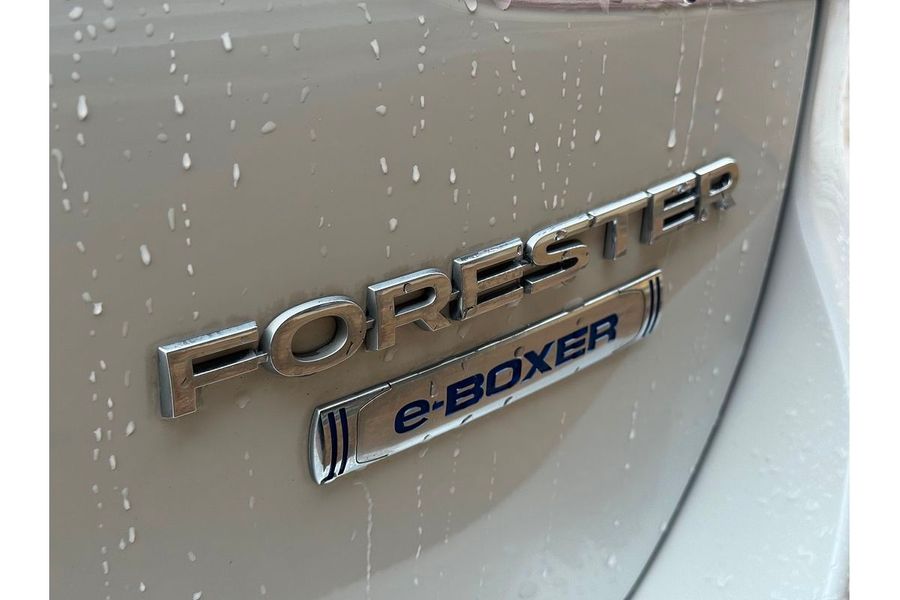 2020 Subaru Forester Hybrid S S5 Photo 8